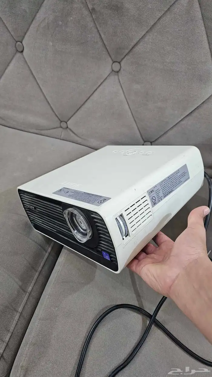 للبيع بروجكتر من شركه sony 3