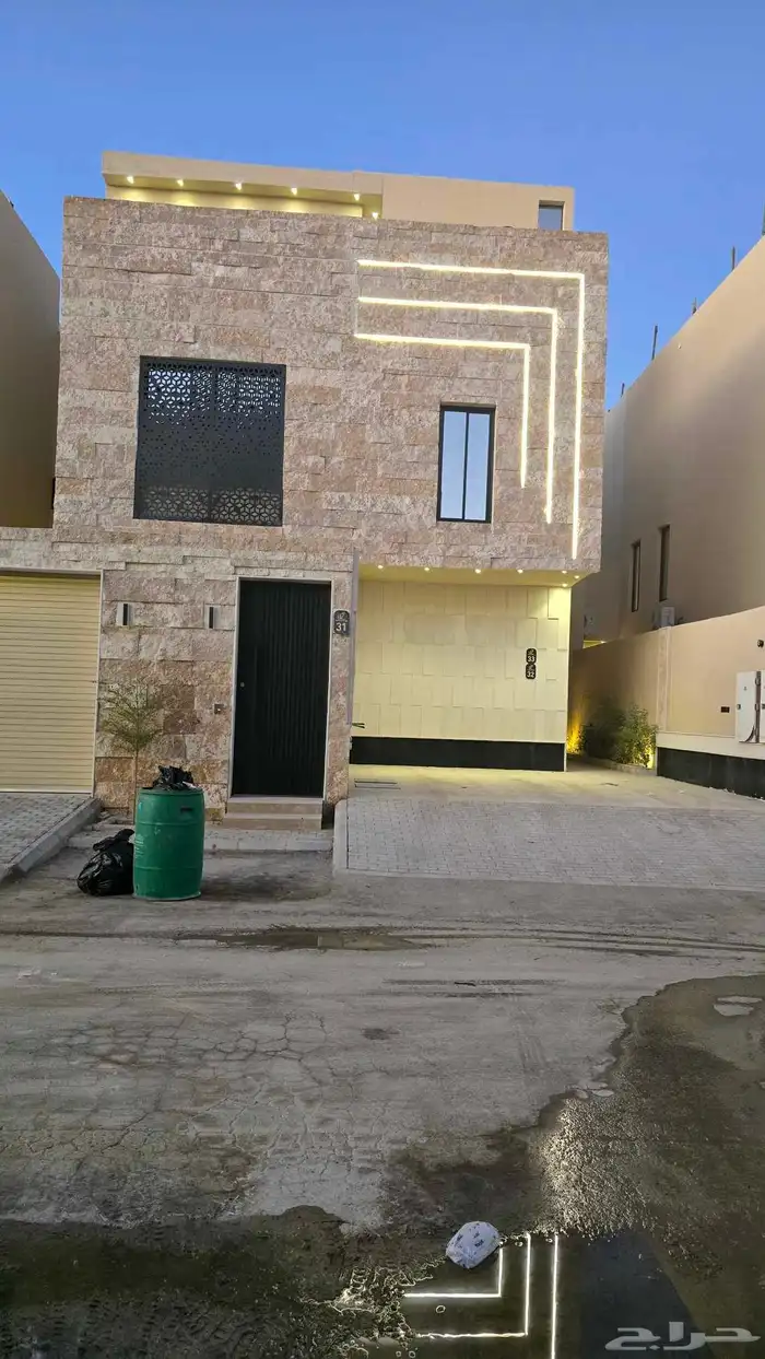 دور علوي للبيع بحي طويق الموسي المساحه 300 السعر 680 الف جدي 0