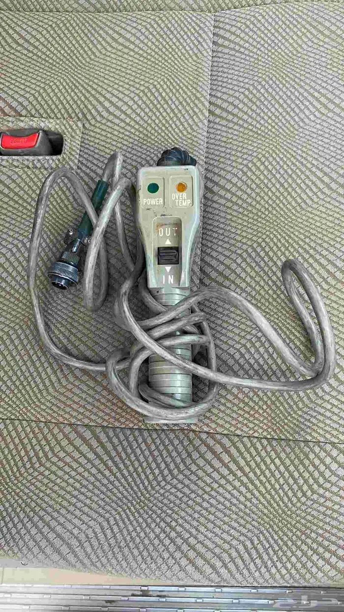 تويوتا شاص فل كامل بريمي نظيف 2012 19