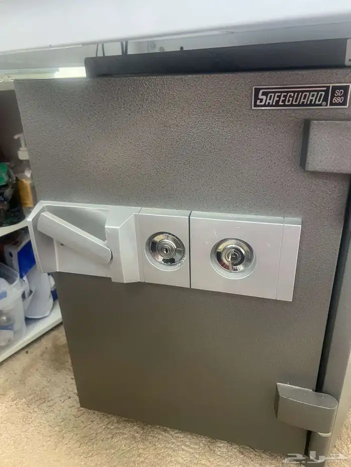 نسخ المفاتيح البصمة والعادي فتح شقق وخزنات تصليح ريموتات وبر 3