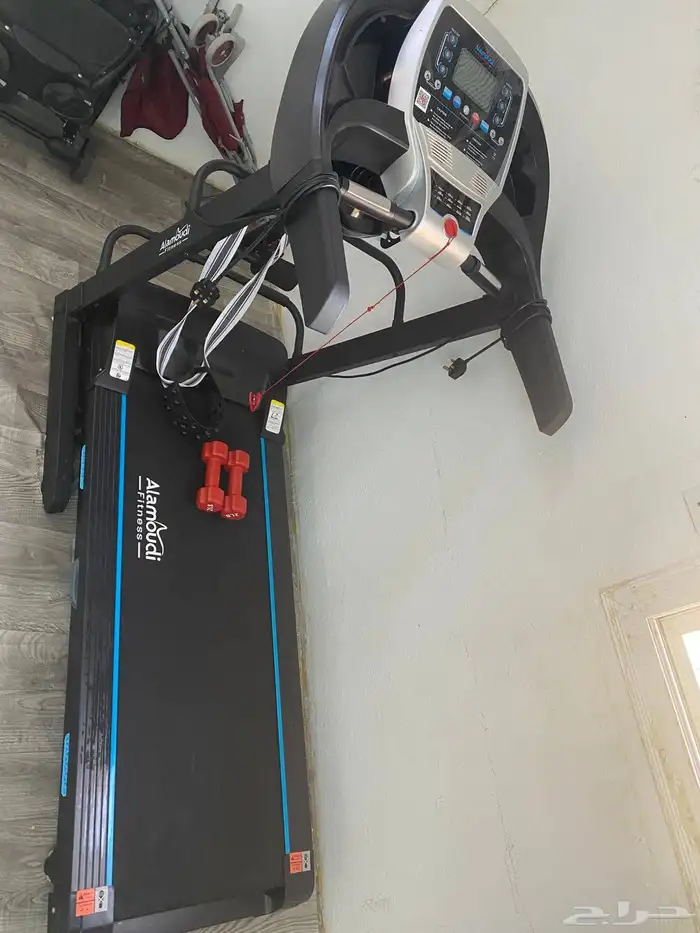 سير كهربائي من شركة العمودي استخدام اقل م شهر يحتوي بملحقاته 1