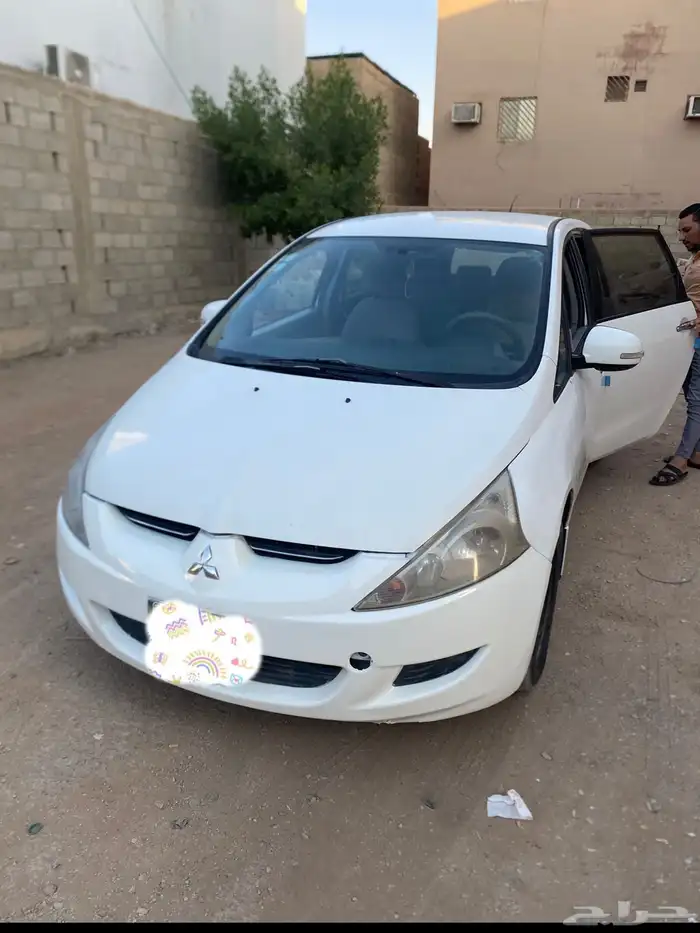 ميتسوبيشي جرانديز 2010 7