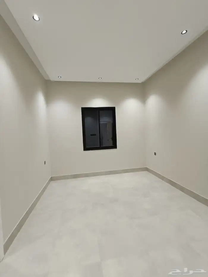 للبيع شقه علويه ابها المحاله بجوار حديقة المليون 7