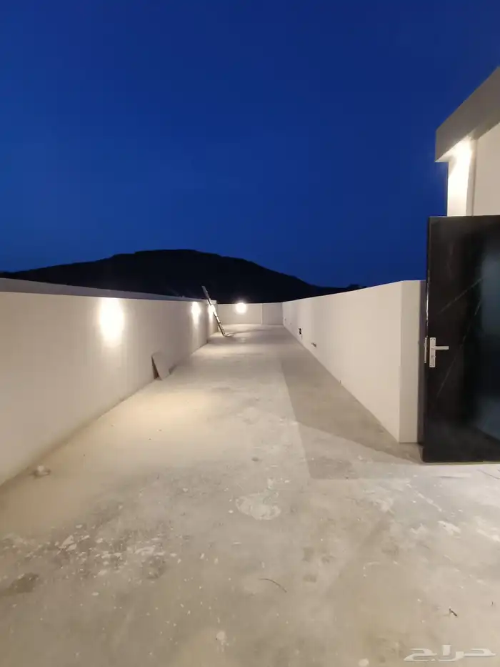 للبيع شقه علويه ابها المحاله بجوار حديقة المليون 21