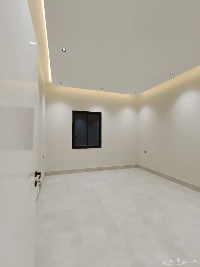 للبيع شقه علويه ابها المحاله بجوار حديقة المليون 14