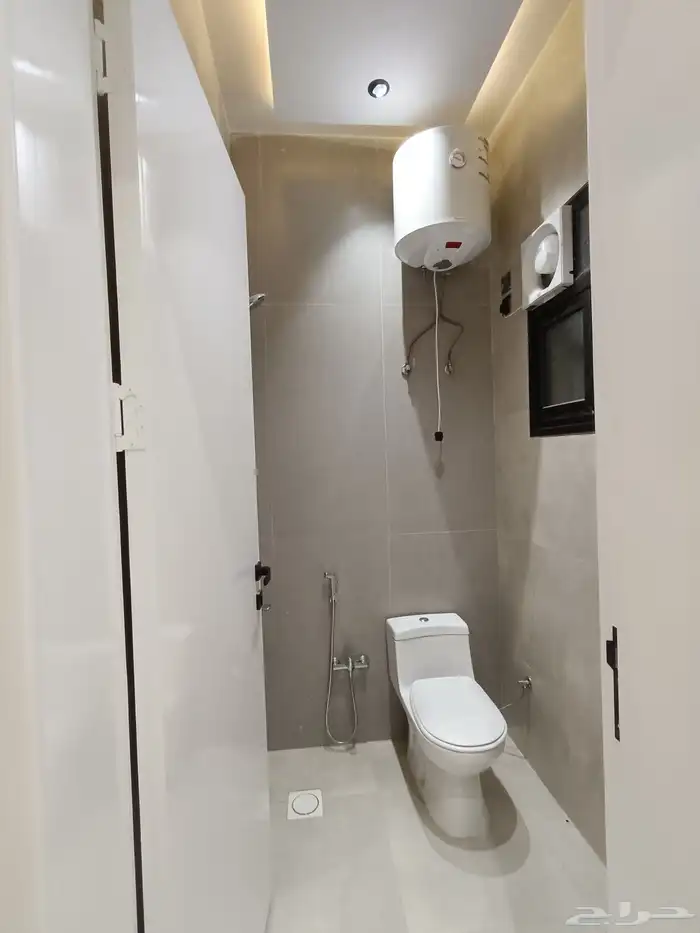 للبيع شقه علويه ابها المحاله بجوار حديقة المليون 13