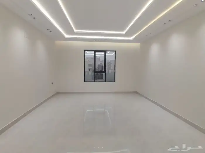 للبيع شقه دور ثاني مع سطح مستقل بحي القرطبه بسعر 550الف 4