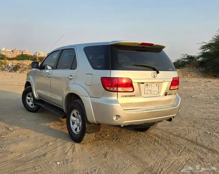 فوتشنر 2008 لون فضي 4 سلندر بحالة جيدة جدا 0