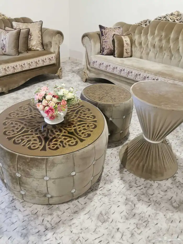 كنب 11 نفر وثلاث طاولات 3