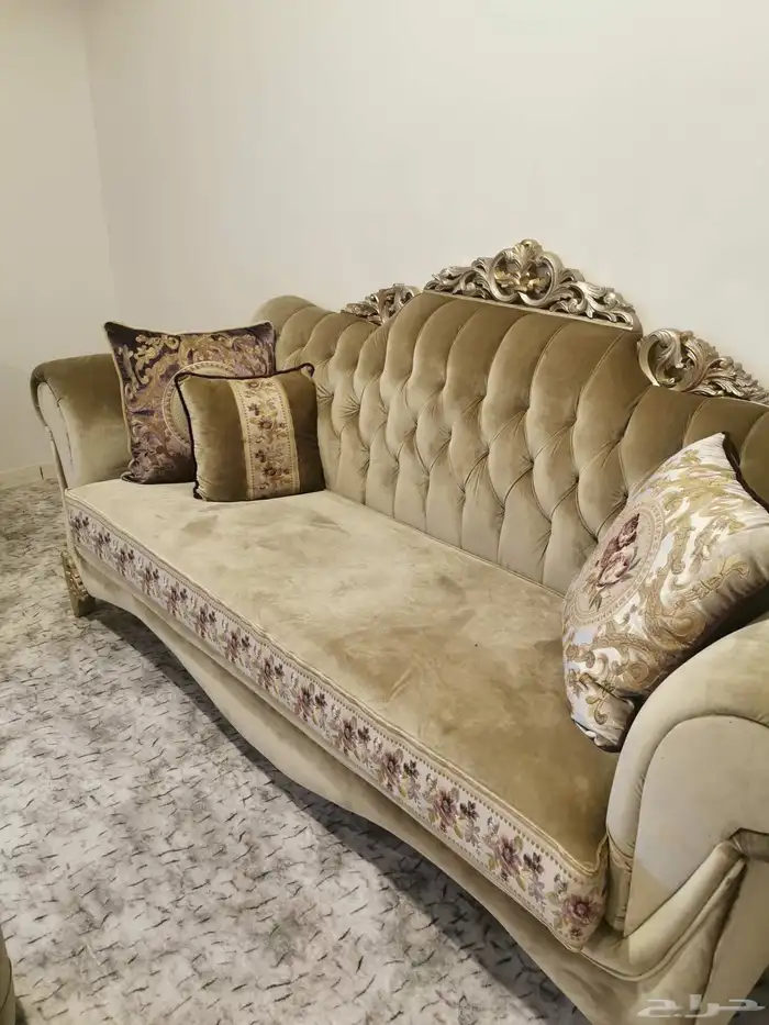 كنب 11 نفر وثلاث طاولات 2