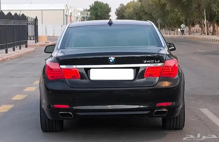 بي ام دبليو LI740فل كامل موديل 2009 4