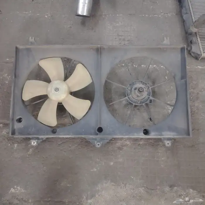 السلا م عليكم قظع كامري للبيع من 2003 إلى 2006 1