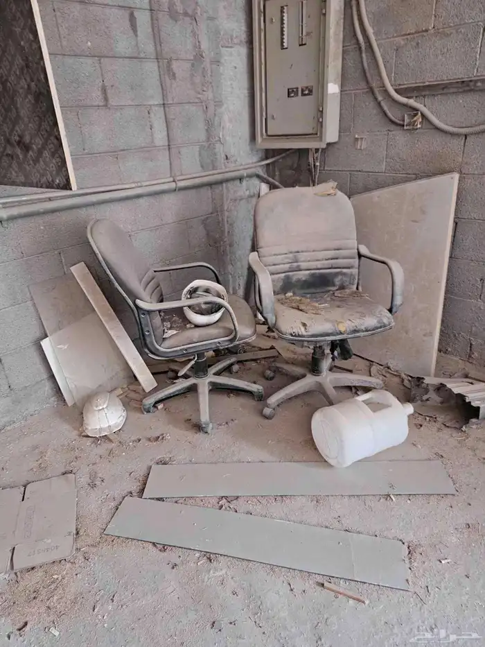 مكاتب قديمه للبيع 0