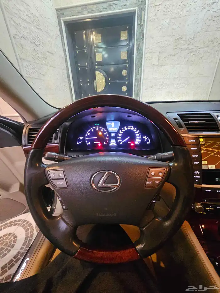 لكزس LS لارج 2010 للبيع ممشا 227 سعودي نظيف مفحوص مجدد 37