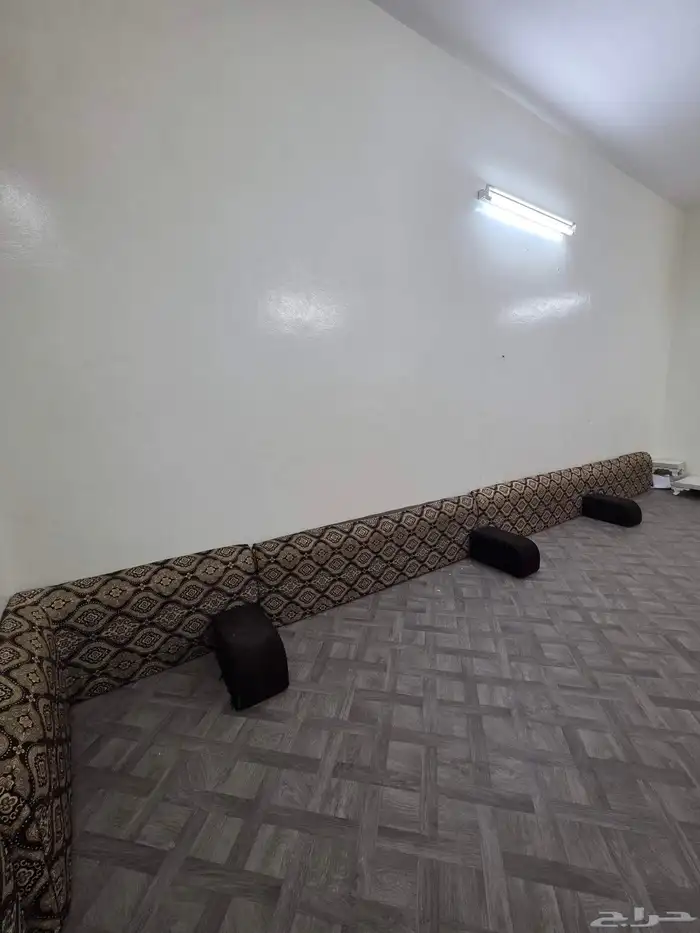 كنب مساند ظهر شبه جديده 2