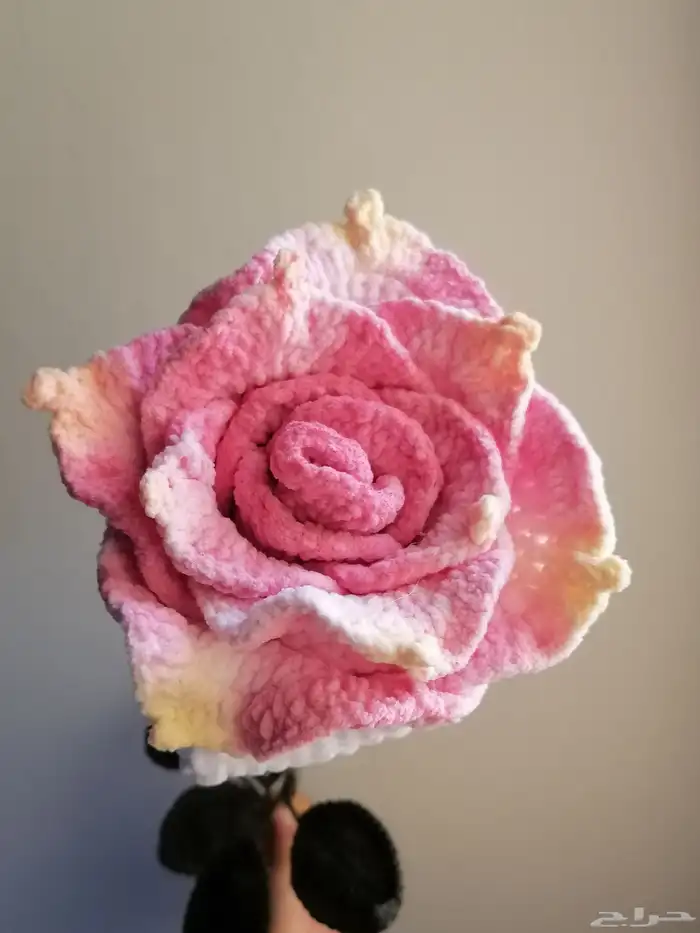 وردات جوري كبيرة وباقات ورد بخيوط الصوف 0