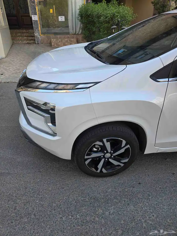 ميتسوبيشي اكسباندر 2025 8