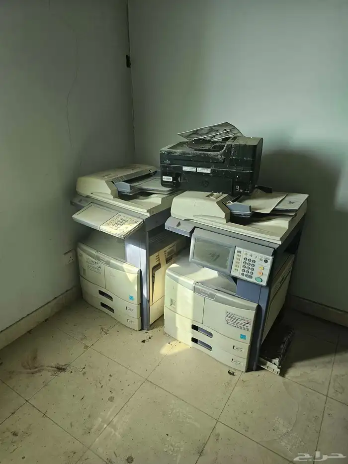 مكاتب قديمه للبيع 2