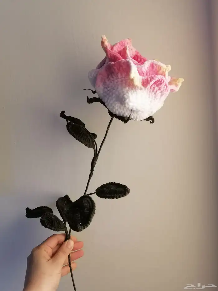 وردات جوري كبيرة وباقات ورد بخيوط الصوف 3