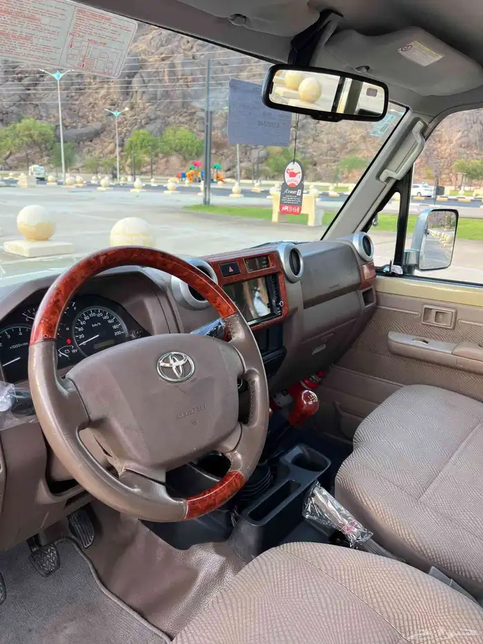 تويوتا شاص فل كامل بريمي نظيف 2012 13