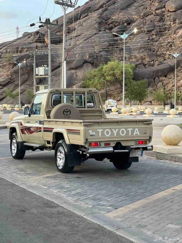 تويوتا شاص فل كامل بريمي نظيف 2012 9