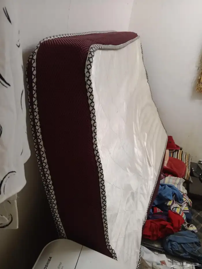 شاشه عادي 32 شبه جديد ومرتب نفر ونص وغسالة حوضين 8 كيلوا توش 5