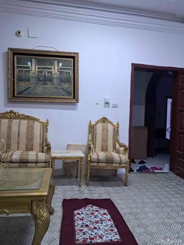 اثاث منزلي كنب ومفروشات 1