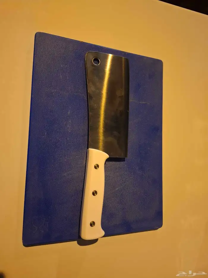 ساطور ممتاز ثقيل طول 39 سم تقريبا وعرض 10سم تقريبا وزن كيلو 0