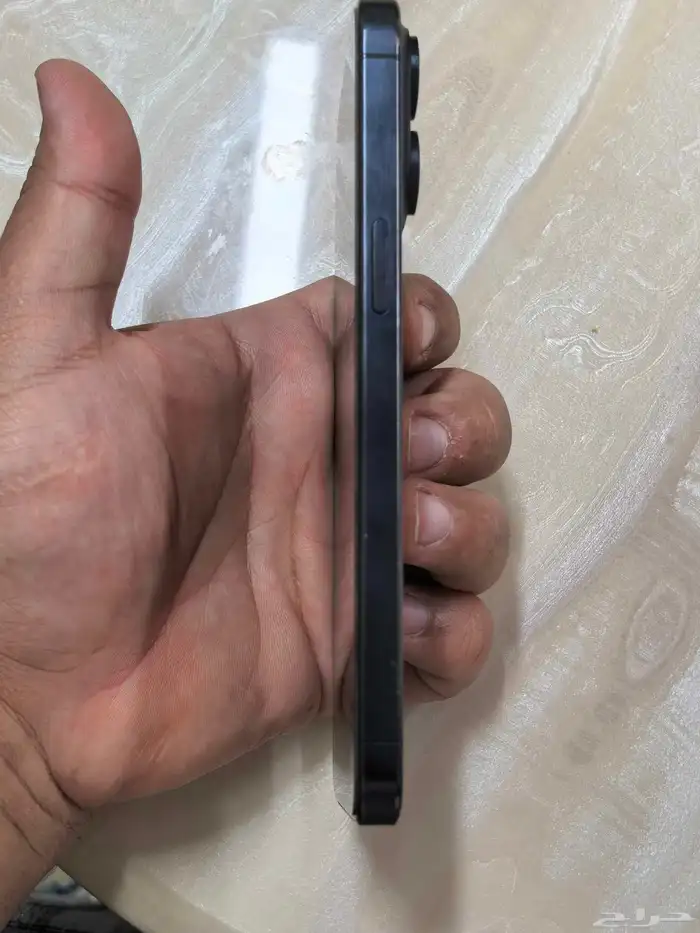 جوال للبيع 15 برو ماكس نظيف 5