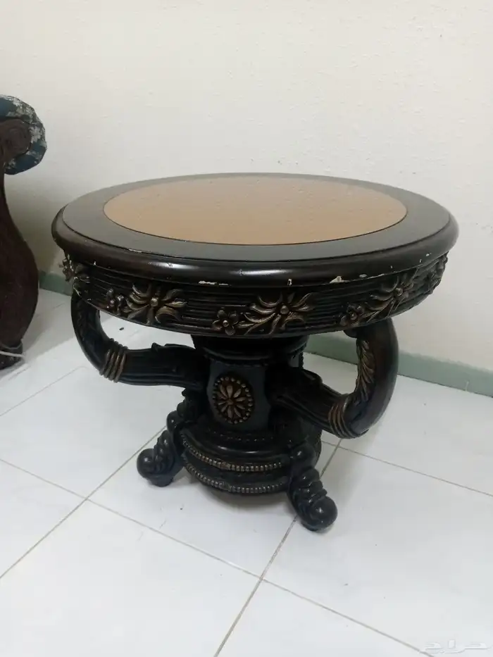 طاولات وستائر للبيع 0