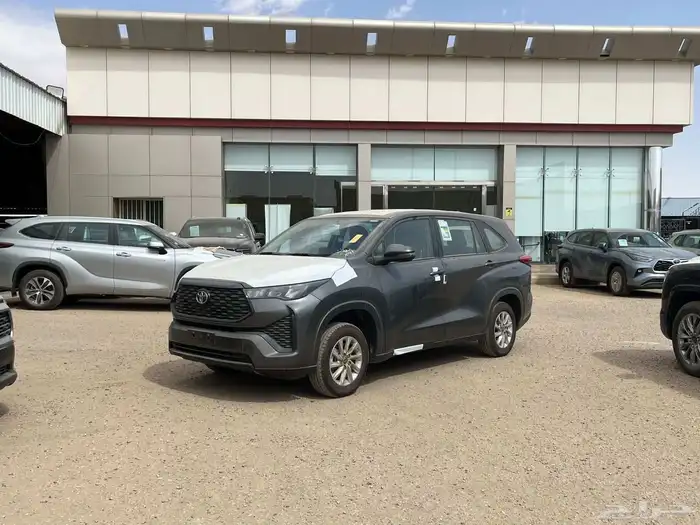 تويوتا انوفا GL رصاصي 2025 كاش وتقسيط 0