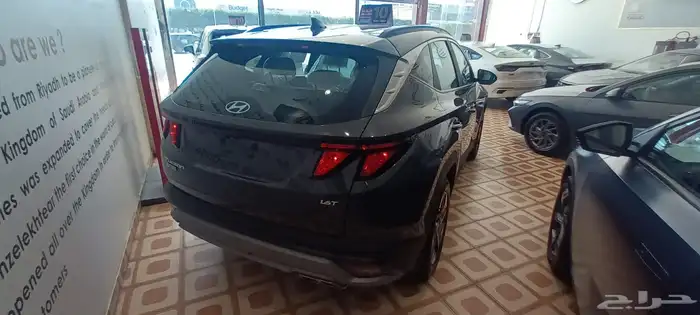 هيونداي توسان سمارت 1600 سقف أسود وسقف عادي 2025 4