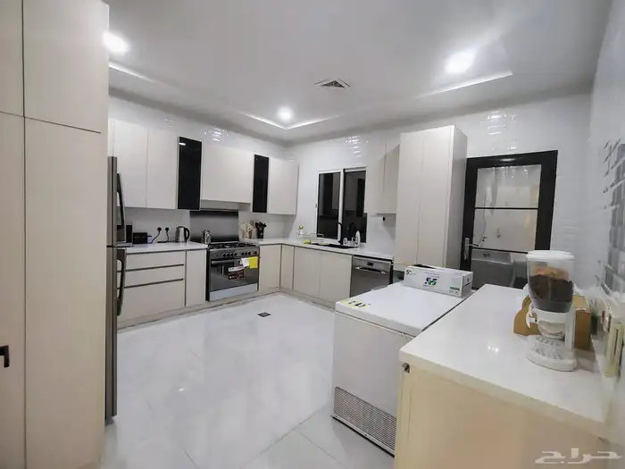 فيلا راقيه للبيع زاوية بالمهديه مساحه 276 متر السعرمليون 800 8