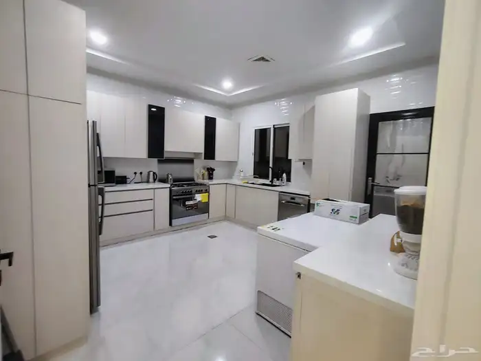 فيلا راقيه للبيع زاوية بالمهديه مساحه 276 متر السعرمليون 800 7