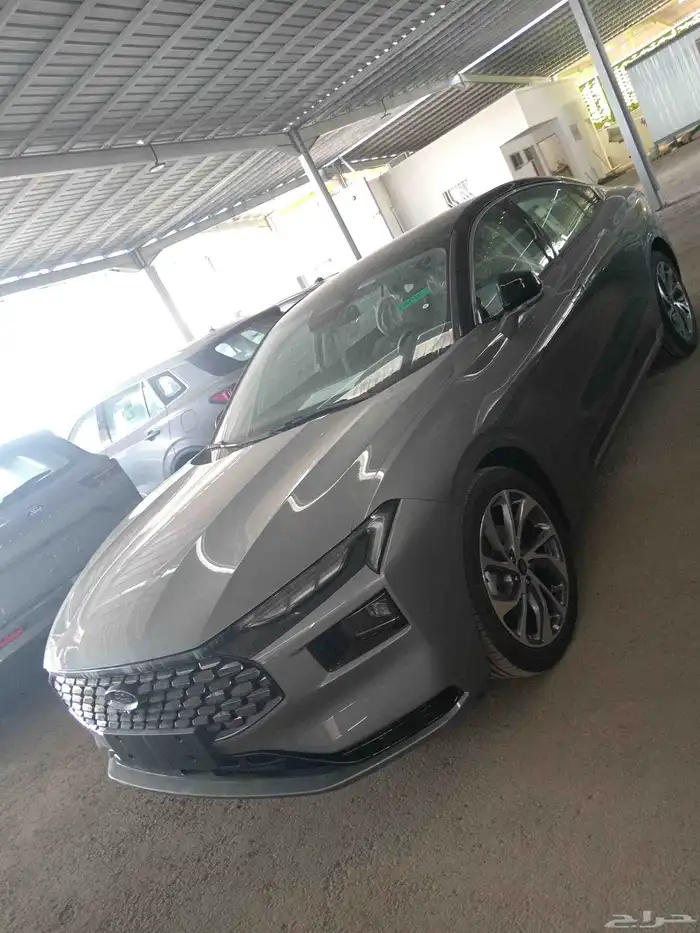 فورد تورس تيتانيوم موديل 2026 الوان مختلفه 8