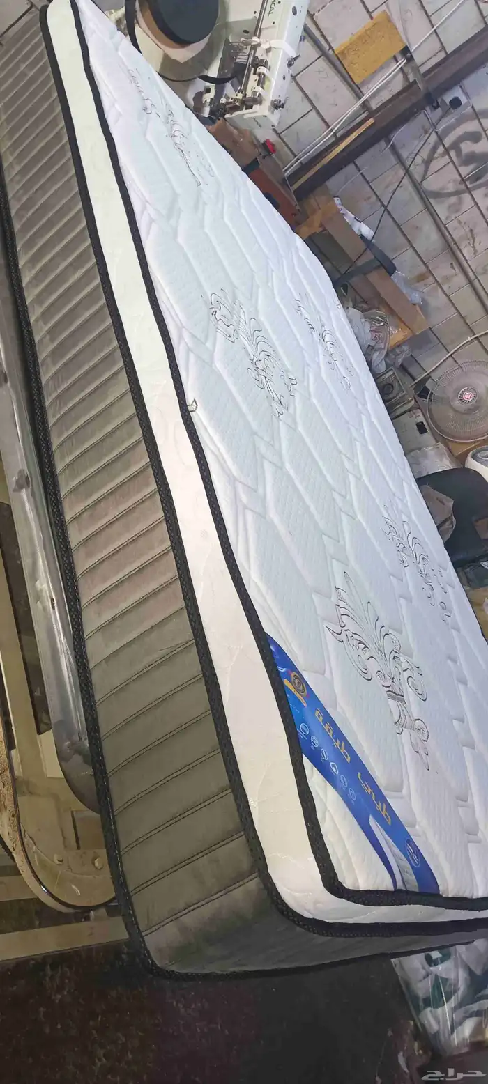 مراتي سراير و ديكورات بسعر ممتاز تواصل معي واتساب او اتصل 1