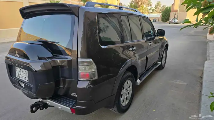 ميتسوبيشي باجيرو فل نظيفة جدا  2018 14