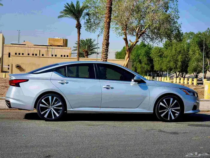 نيسان التيما 2020 SR 9