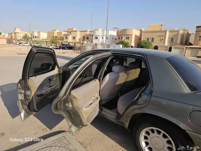 كراون فكتوريا 2002 10