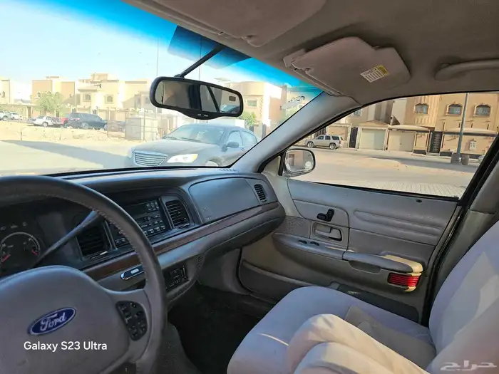 كراون فكتوريا 2002 12