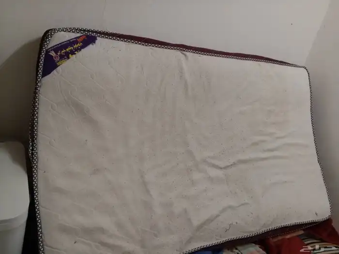 شاشه عادي 32 شبه جديد ومرتب نفر ونص وغسالة حوضين 8 كيلوا توش 4