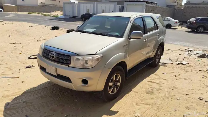 فورتشنر 4سلندر دبل ماشي 360الف 2011 3