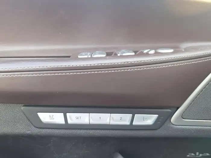 للبيع BMW 740 فل كامل 2018 8