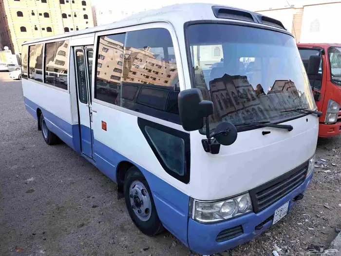 باص كوستر 2009 ديزل 30 راكب نظيف 0