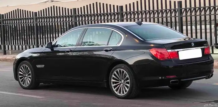 بي ام دبليو LI740فل كامل موديل 2009 3