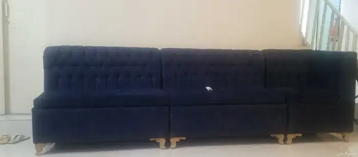 كنب شبه جديد نظيف جدا مع خداديات 1