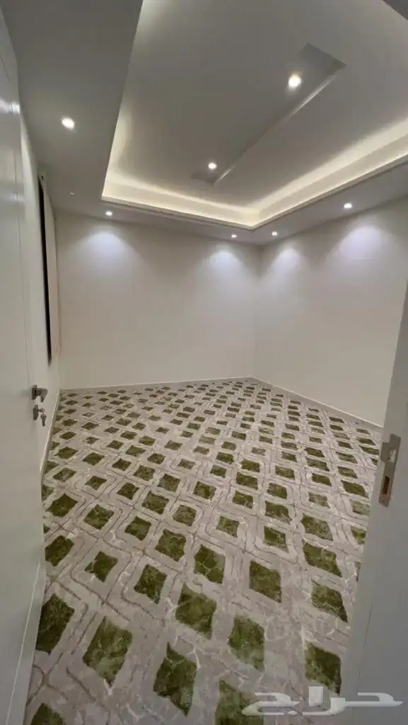 شقة علوية دورين للبيع في طويق 8