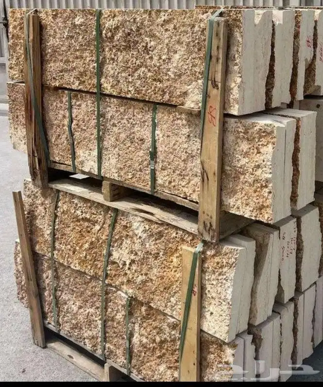 حجر عشوائي ابيض واصفر و وجه جبل 0