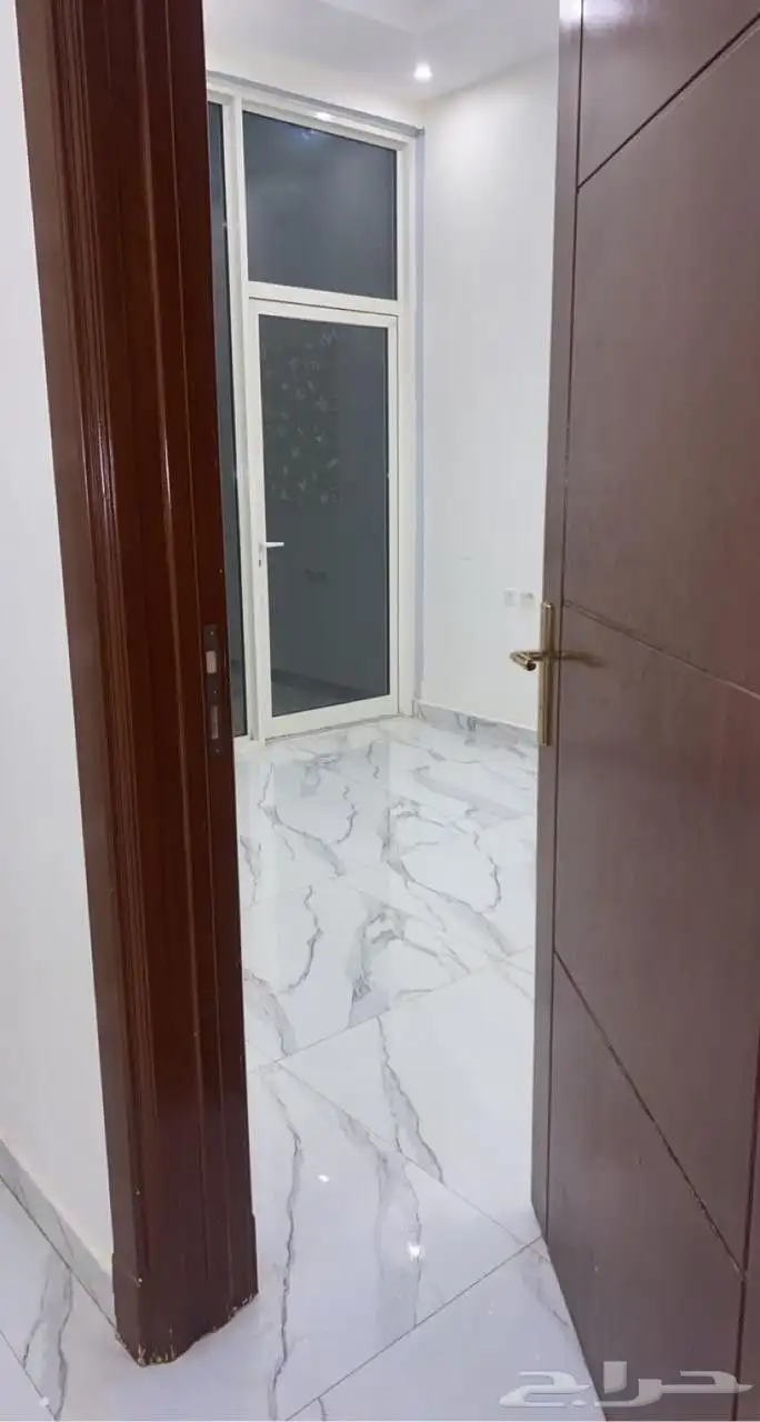 شقه ارضيه للايجار فى المهدية مدخلين 3 غرف وصاله السعر 36 الف 4