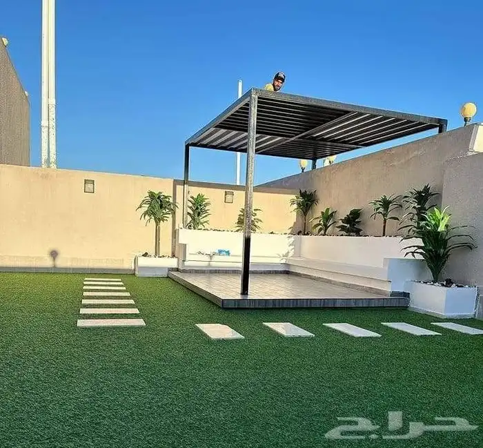 خشب الباركيه داخل المظله مع شلالات ونوافير 6